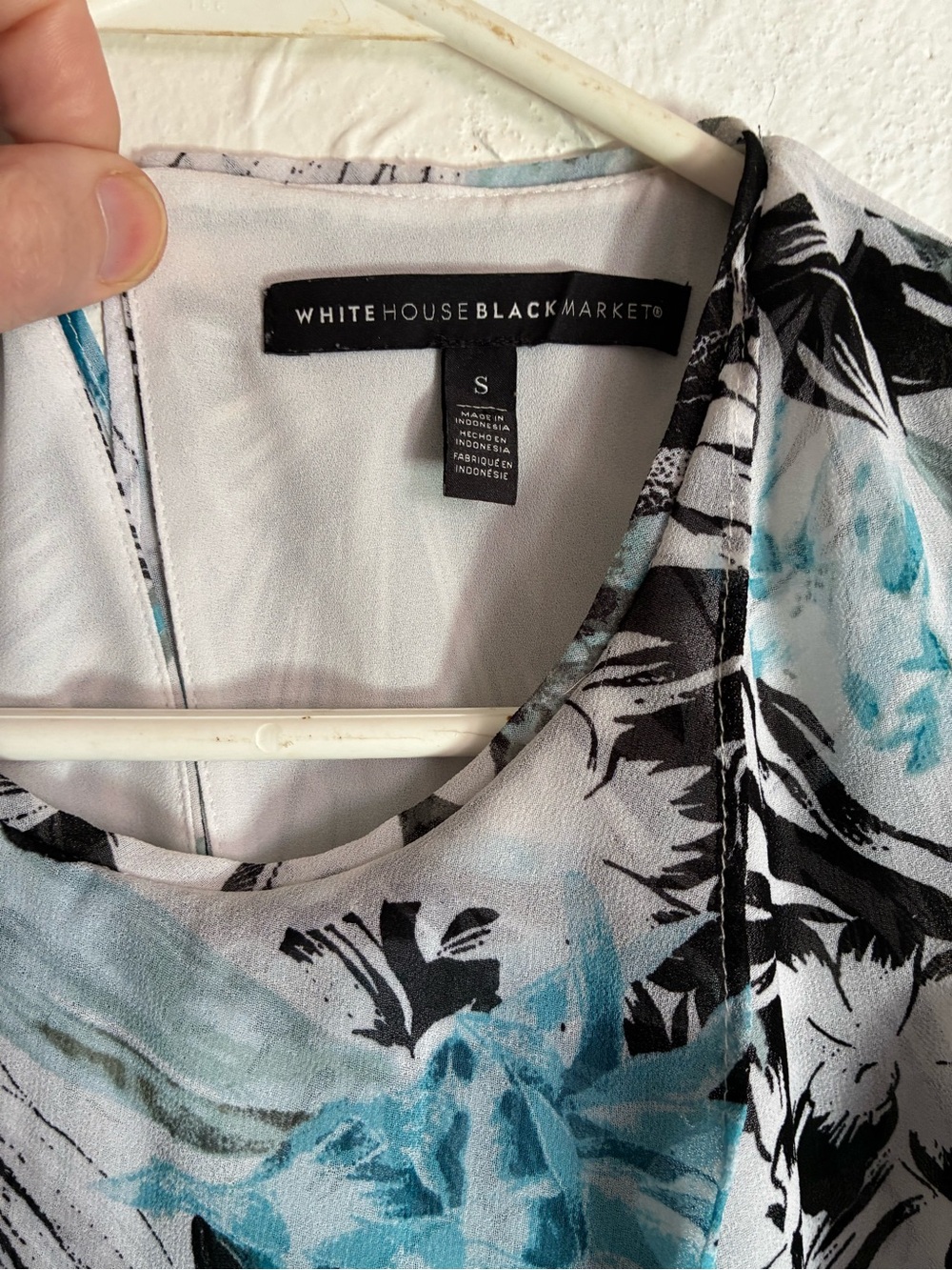 White House Black Market Black, White & Teal Floral Sleeveless Camisole S - Picture 4 of 8